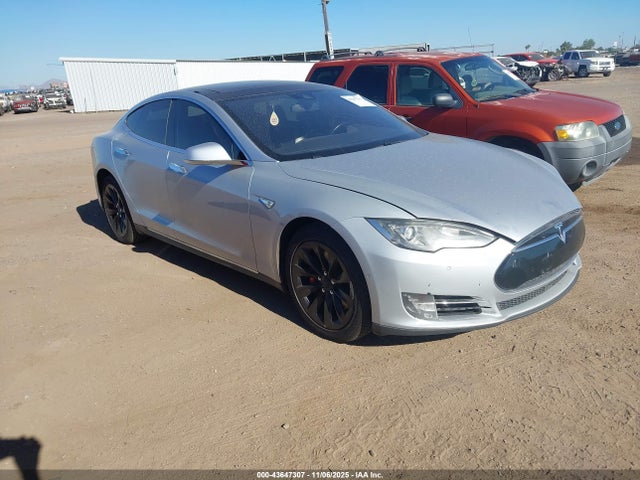 2015 TESLA MODEL S 5YJSA1H21FFP79856 Photo 0
