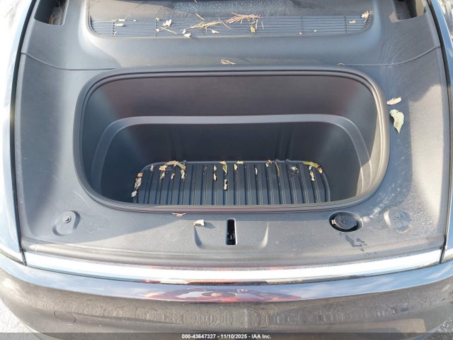 2026 TESLA MODEL Y 7SAYGDEEXTA438766 Photo 9