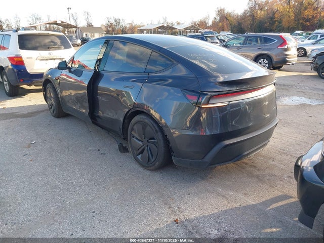 2026 TESLA MODEL Y 7SAYGDEEXTA438766 Photo 2
