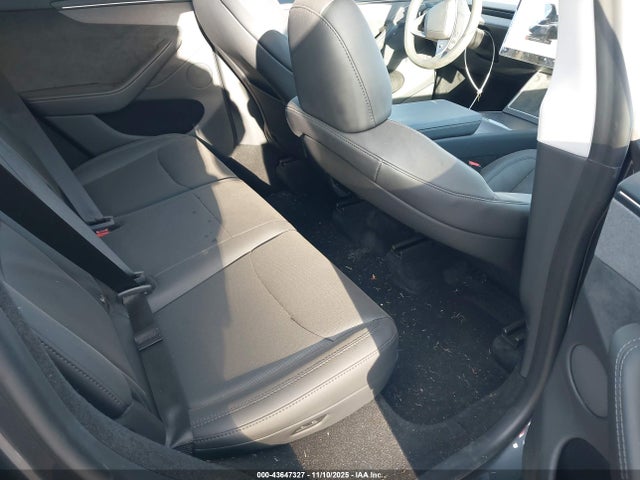 2026 TESLA MODEL Y 7SAYGDEEXTA438766 Photo 7