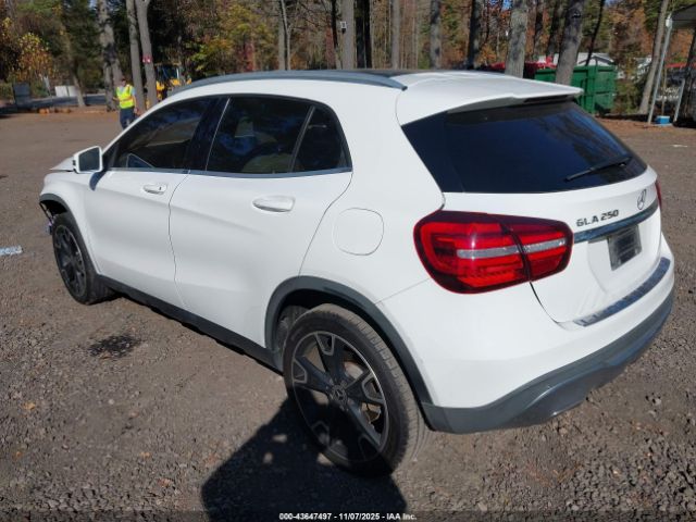 2019 MERCEDES-BENZ GLA 250 WDCTG4EB4KJ552084 Photo 2