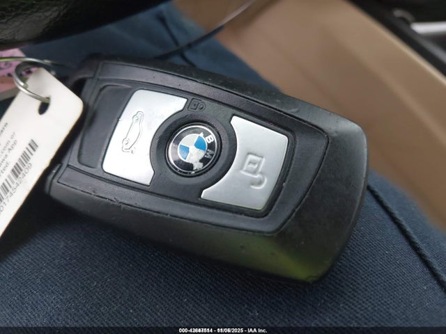 43647514 :رقم المزاد ، WBA3A5G52FNP35287 vin ، 2015 Bmw 328i مزاد بيع