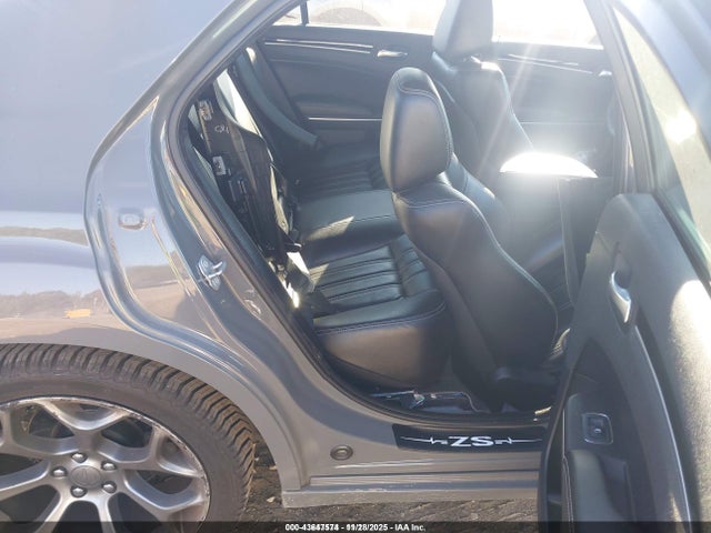 Chrysler 300 300s 2019 2C3CCABG2KH515198 Image 8