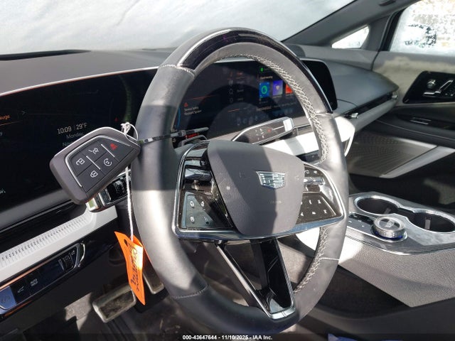 2025 CADILLAC OPTIQ 3GYK3GMR5SS137877 Photo 10