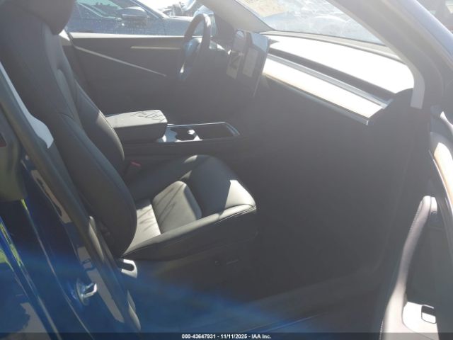 2025 TESLA MODEL Y 7SAYGDED8SA355598 Photo 4