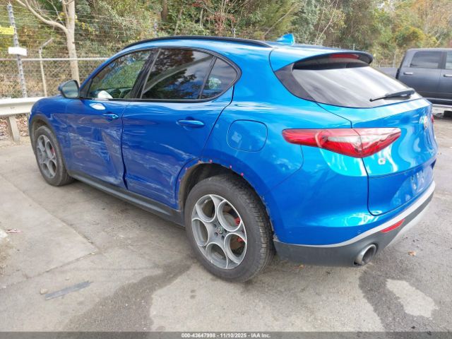 2018 ALFA ROMEO STELVIO ZASFAKPN4J7C03655 Photo 2