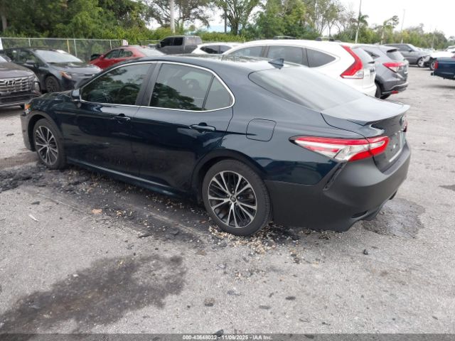 2019 TOYOTA CAMRY 4T1B11HK2KU261977 Photo 2