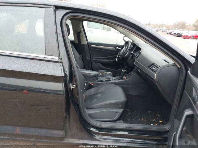 Продажа на аукционе авто 2019 Volkswagen Jetta 1.4t R-line/1.4t S/se, vin: 3VWCB7BU7KM163273, номер лота: 43648311