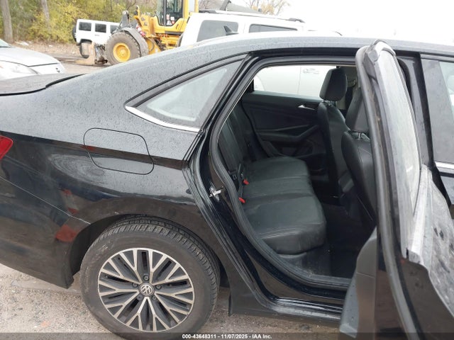 Продажа на аукционе авто 2019 Volkswagen Jetta 1.4t R-line/1.4t S/se, vin: 3VWCB7BU7KM163273, номер лота: 43648311