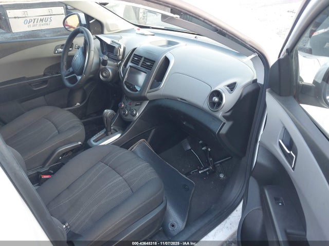 1G1JC6SH1G4172812 Chevrolet Sonic Lt Auto