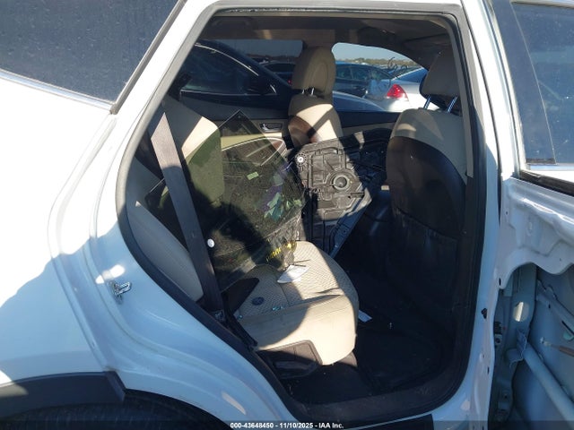 5XYZU3LB2HG415272 Hyundai Santa Fe Sport 2.4l