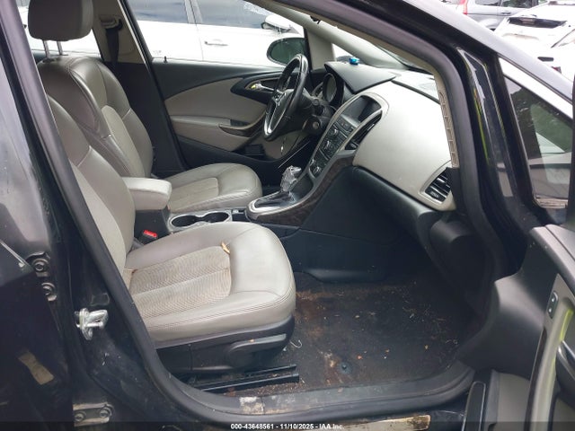 43648561 :رقم المزاد ، 1G4PP5SKXF4160907 vin ، 2015 Buick Verano مزاد بيع