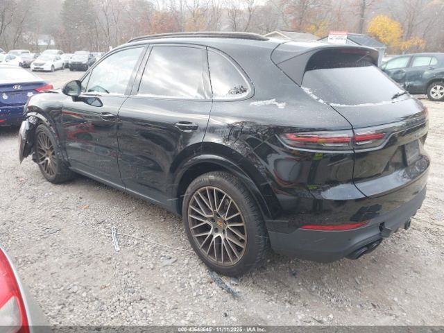 2022 PORSCHE CAYENNE WP1AA2AY5NDA07025 Photo 2