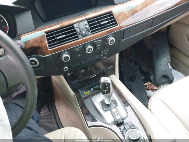 Продажа на аукционе авто 2009 Bmw 528i, vin: WBANU53519C117464, номер лота: 43648661