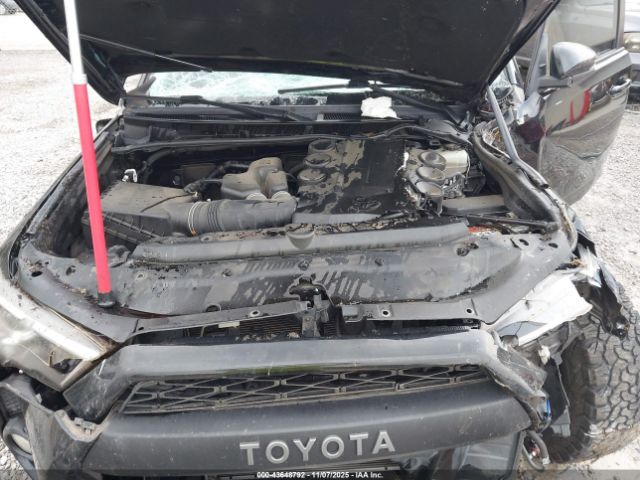2018 TOYOTA 4RUNNER JTEBU5JR4J5596303 Photo 9