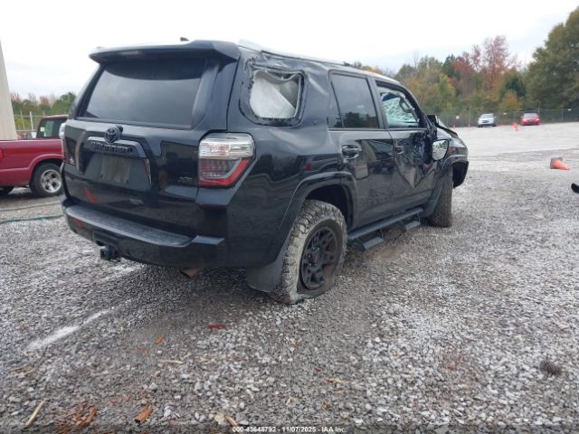 2018 TOYOTA 4RUNNER JTEBU5JR4J5596303 Photo 3