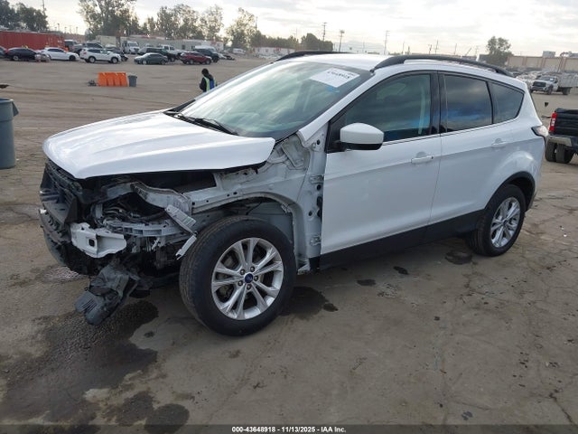 1FMCU0GD0JUA43379 Ford ESCAPE SE