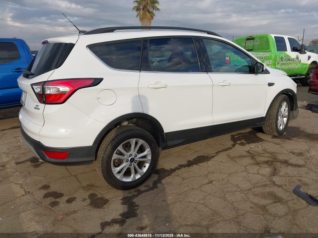 1FMCU0GD0JUA43379 Ford ESCAPE SE