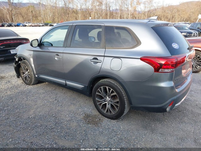 2017 MITSUBISHI OUTLANDER JA4AD2A39HZ050362 Photo 2