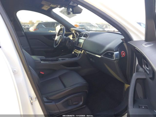 2018 JAGUAR F-PACE SADCJ2GX4JA328384 Photo 4