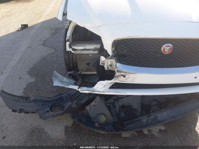 2018 JAGUAR F-PACE SADCJ2GX4JA328384 Photo 5