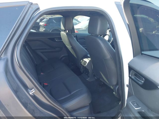 2018 JAGUAR F-PACE SADCJ2GX4JA328384 Photo 7