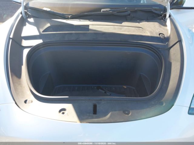2021 TESLA MODEL Y 5YJYGDEE6MF090241 Photo 9