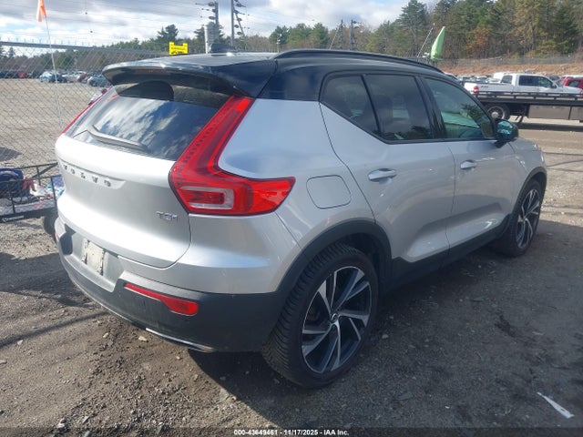 YV4162UM7K2072202 Volvo Xc40 T5 R-design