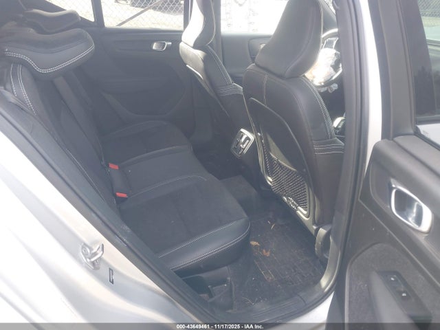 YV4162UM7K2072202 Volvo Xc40 T5 R-design