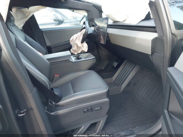 2025 TESLA CYBERTRUCK 7G2CEHED4SA071001 Photo 4