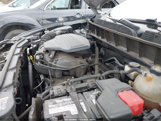 2017 CADILLAC XT5 1GYKNARS4HZ236883 Photo 9