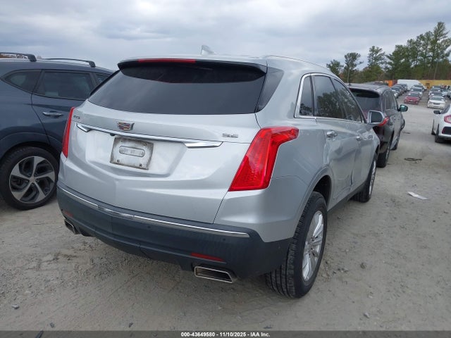 2017 CADILLAC XT5 1GYKNARS4HZ236883 Photo 3