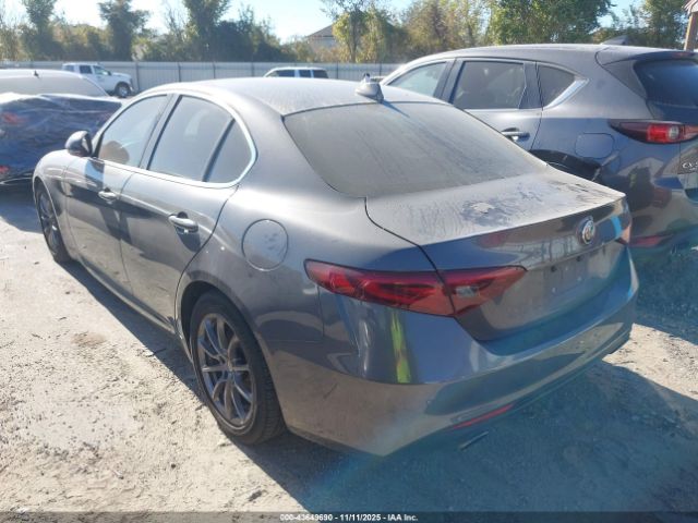 2017 ALFA ROMEO GIULIA ZARFAEBN3H7551867 Photo 2