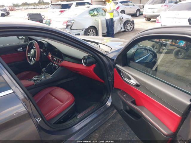 2017 ALFA ROMEO GIULIA ZARFAEBN3H7551867 Photo 4