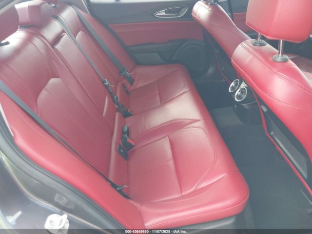 2017 ALFA ROMEO GIULIA ZARFAEBN3H7551867 Photo 7