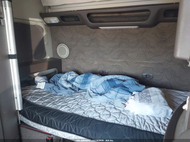 Aukcja sprzedaży 2016 Volvo Vn, vin: 4V4Nc9EH7GN959073, numer aukcji: 43649807