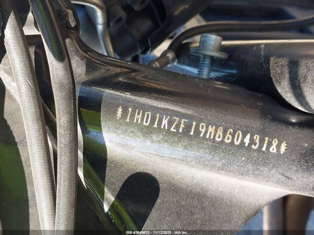 2021 HARLEY-DAVIDSON FLTRK 1HD1KZF19MB604318 Photo 9