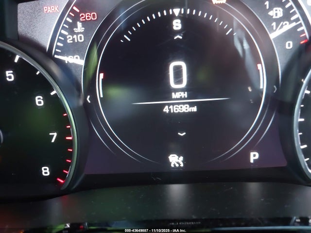 43649887 :رقم المزاد ، 1GYKNGRS0KZ215006 vin ، 2019 Cadillac Xt5 Platinum مزاد بيع