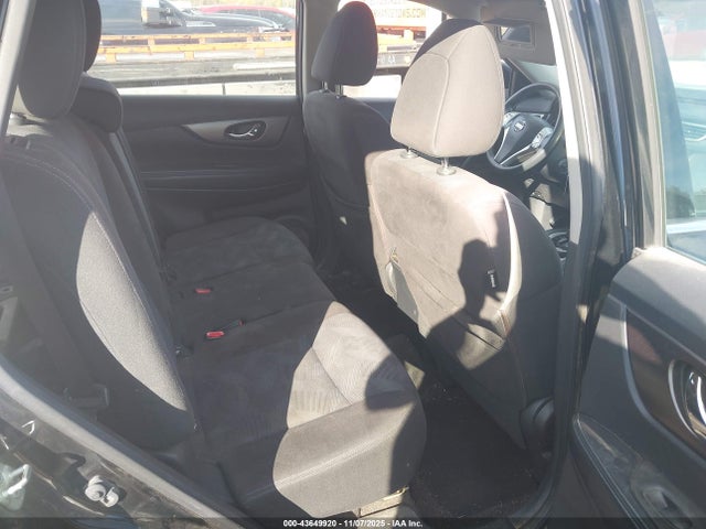 2015 Nissan Rogue S მანქანა იყიდება აუქციონზე, vin: KNMAT2MV2FP576752, აუქციონის ნომერი: 43649920