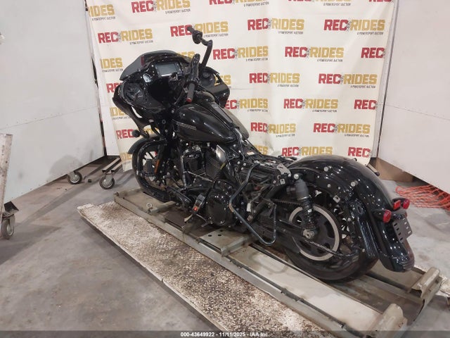 2018 HARLEY-DAVIDSON FLTRXS 1HD1KTC12JB685031 Photo 2