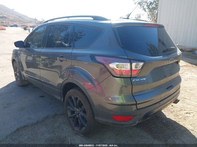 Ford ESCAPE SE 2017 1FMCU0G98HUE24063 Image 3