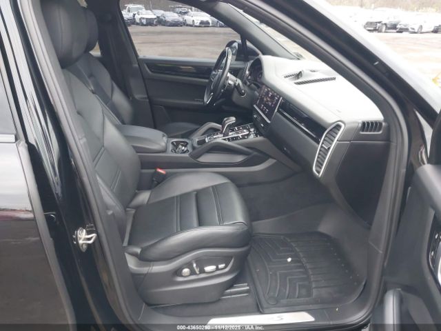 2021 PORSCHE CAYENNE WP1AB2AY4MDA28296 Photo 4