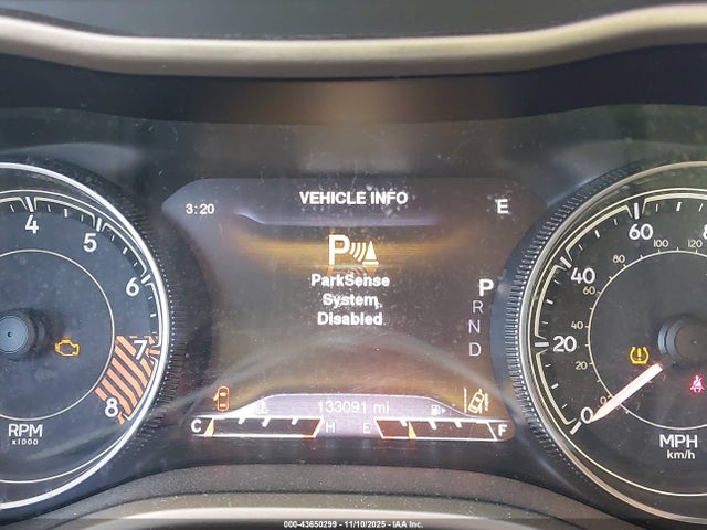 2014 Jeep Cherokee Limited მანქანა იყიდება აუქციონზე, vin: 1C4PJLDS9EW221903, აუქციონის ნომერი: 43650299
