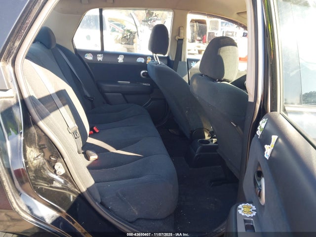 43650407 :رقم المزاد ، 3N1BC1AP6BL406472 vin ، 2011 Nissan Versa 1.8s مزاد بيع