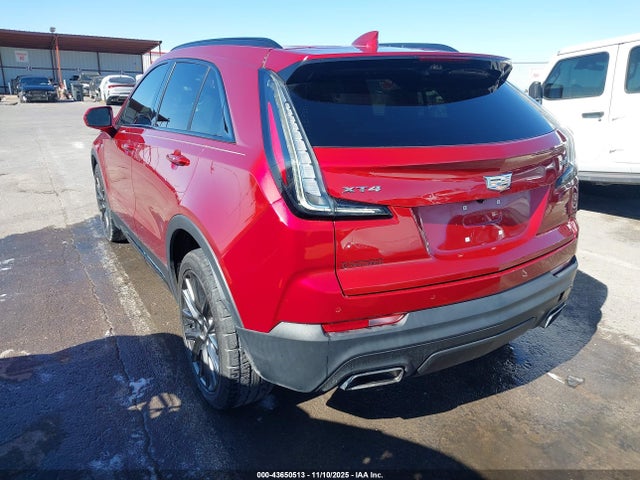 2019 CADILLAC XT4 1GYFZER46KF154063 Photo 2