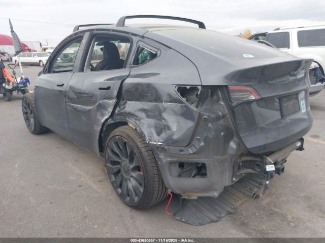 2022 TESLA MODEL Y 7SAYGDEF3NF506307 Photo 2