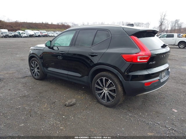 2021 VOLVO XC40 YV4162UK4M2607892 Photo 2