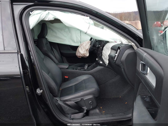 2021 VOLVO XC40 YV4162UK4M2607892 Photo 4