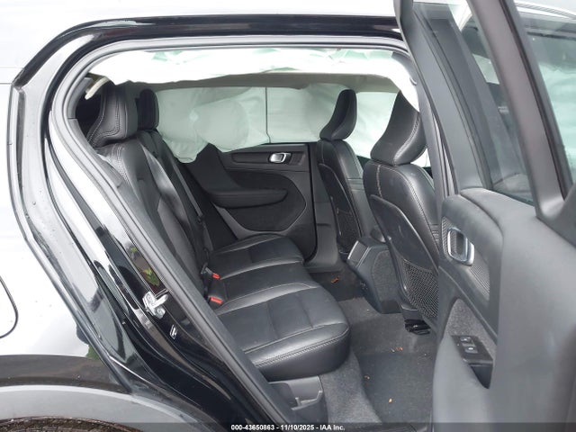 2021 VOLVO XC40 YV4162UK4M2607892 Photo 7