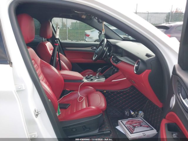 2019 ALFA ROMEO STELVIO ZASPAKBN2K7C44105 Photo 4